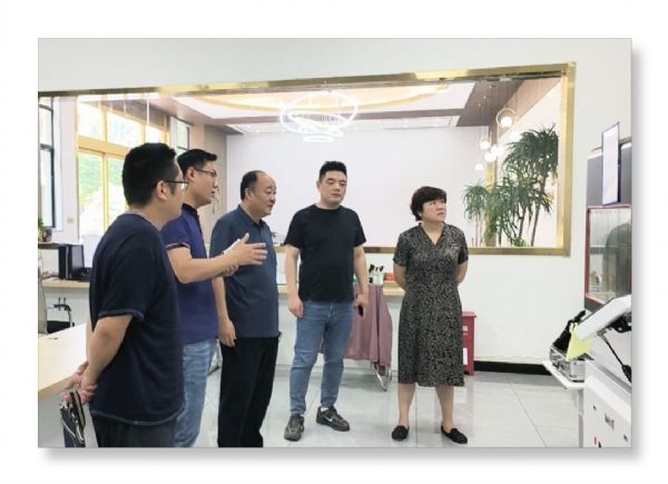 熱烈歡迎泰山區(qū)政協(xié)領(lǐng)導(dǎo)蒞臨泰安德美機(jī)電考察指導(dǎo)